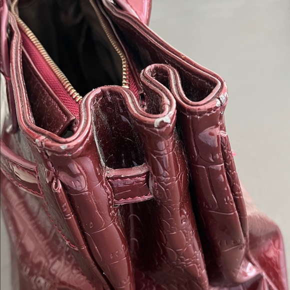 Elegant Burgundy Crocodile-Embossed Satchel - Picture 6 of 15